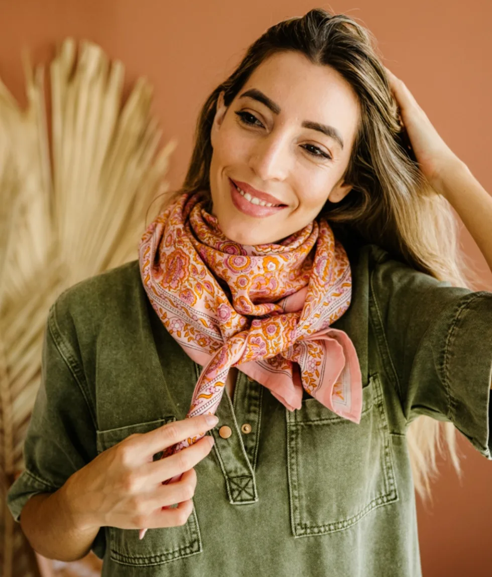 Foulard Garda Pop Pink grand modèle - Bindi Atelier – Image 3